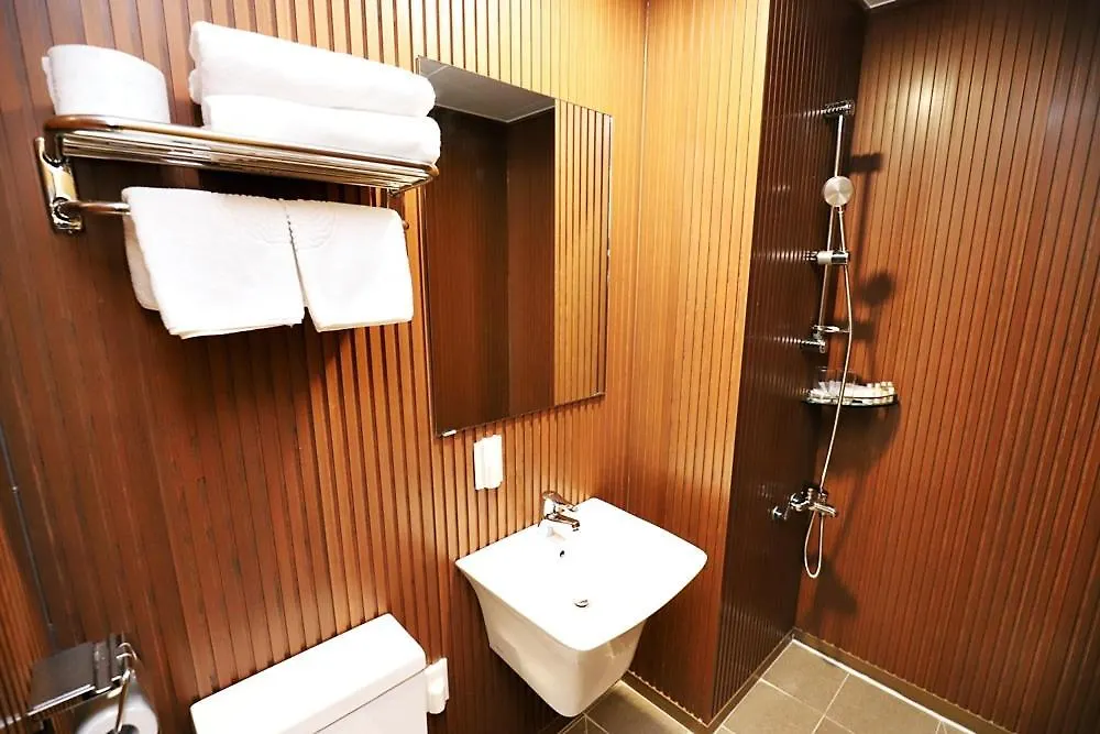 Sea Moon Tourist Hotel Incheon 3*,