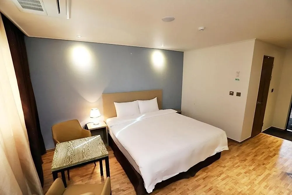 Sea Moon Tourist Hotel Инчон