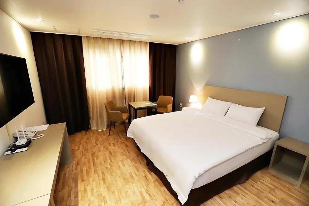 Sea Moon Tourist Hotel Инчон