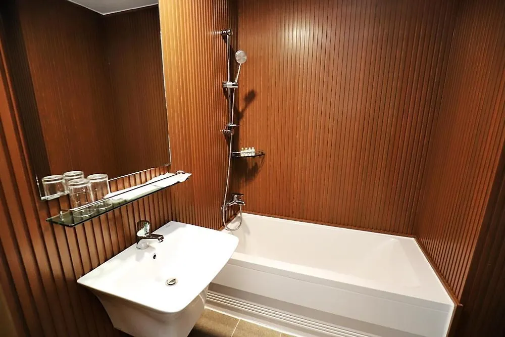 Sea Moon Tourist Hotel Инчон