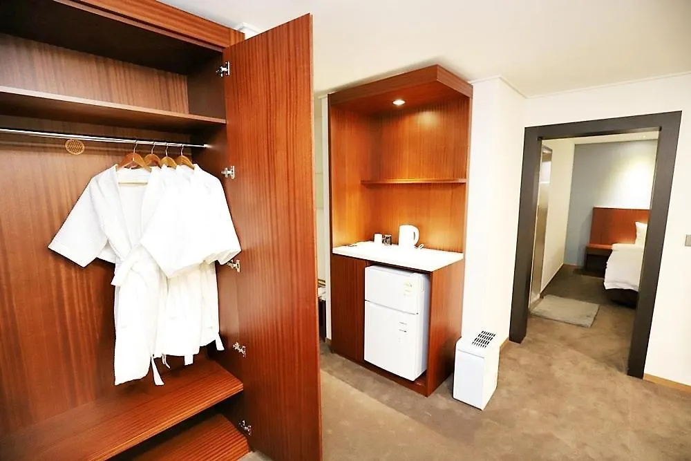Sea Moon Tourist Hotel Инчон