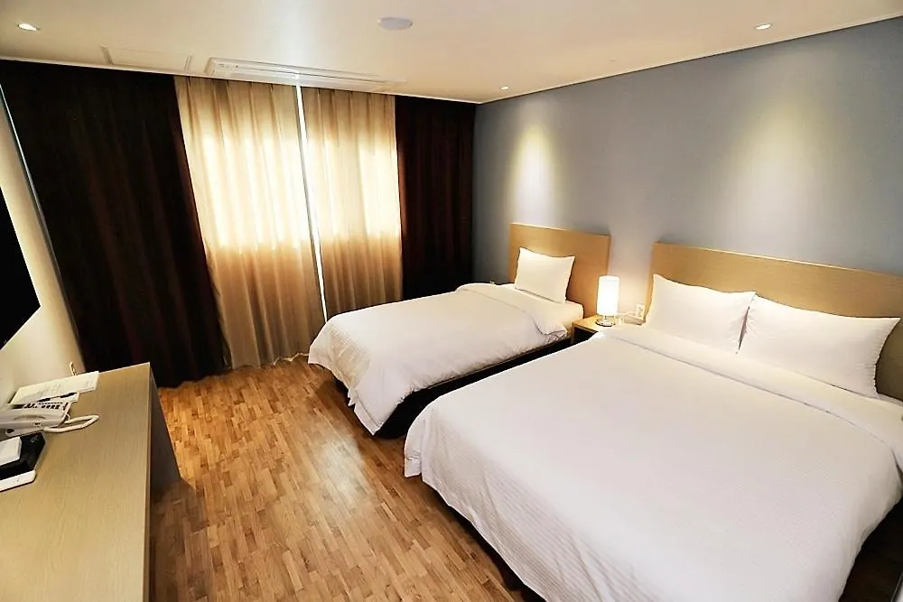***  Sea Moon Tourist Hotel Инчон Южная Корея