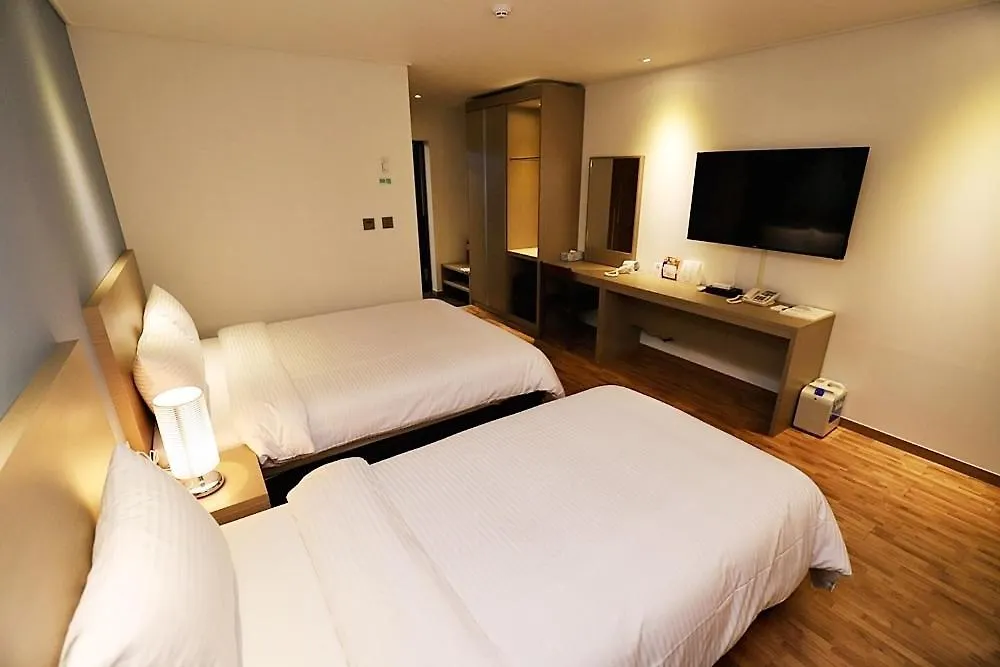 Sea Moon Tourist Hotel Инчон 3*,
