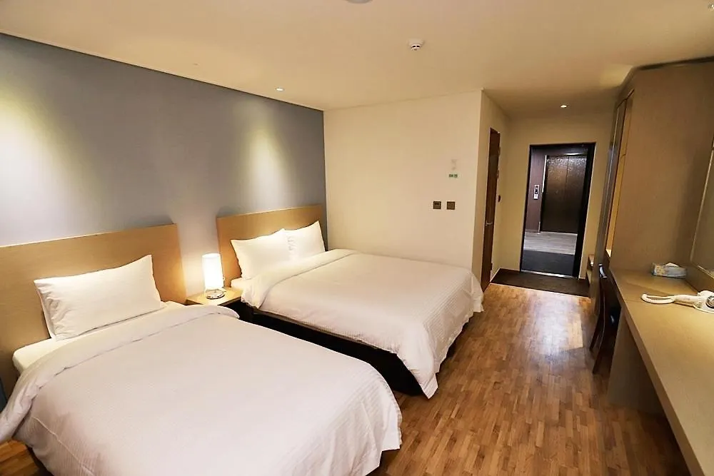 Sea Moon Tourist Hotel Инчон