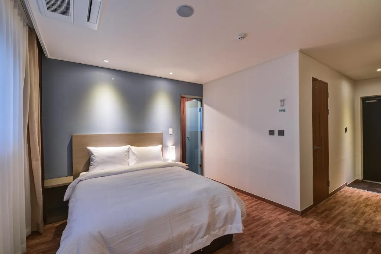 Sea Moon Tourist Hotel Инчон