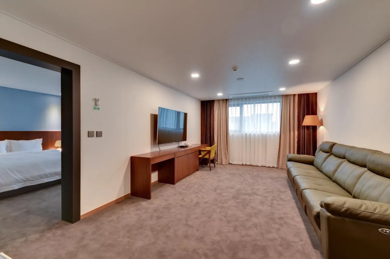 Sea Moon Tourist Hotel Инчон 3*,
