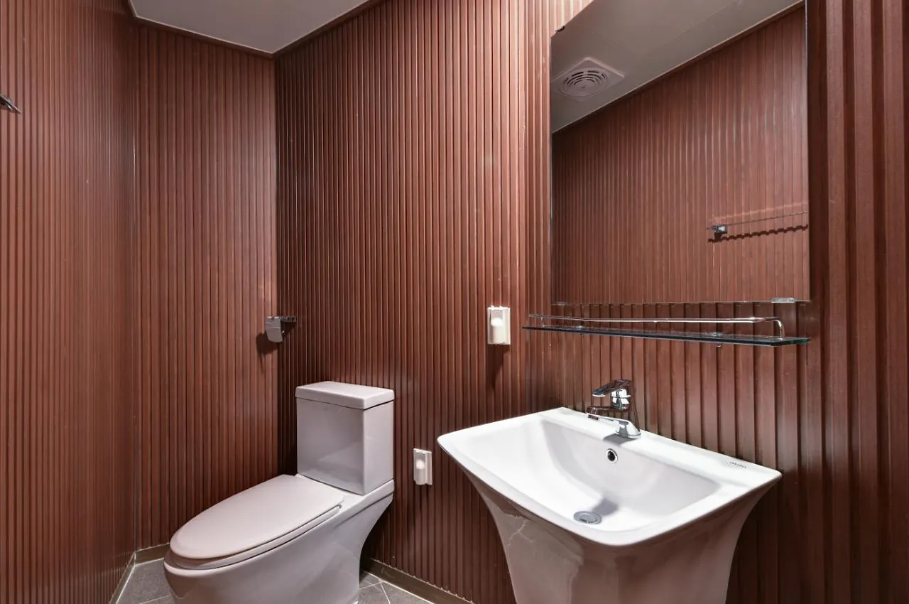 Sea Moon Tourist Hotel Инчон
