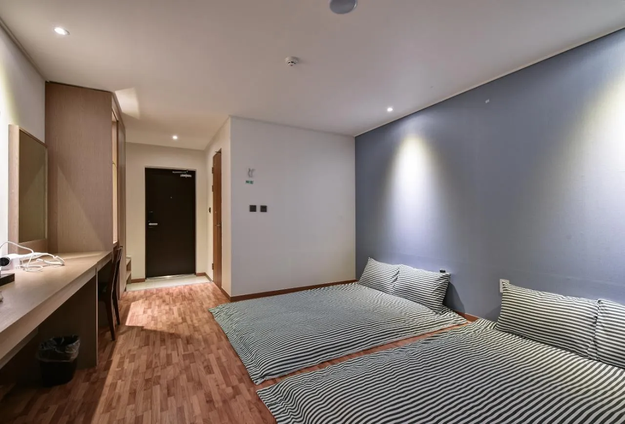 Sea Moon Tourist Hotel Инчон