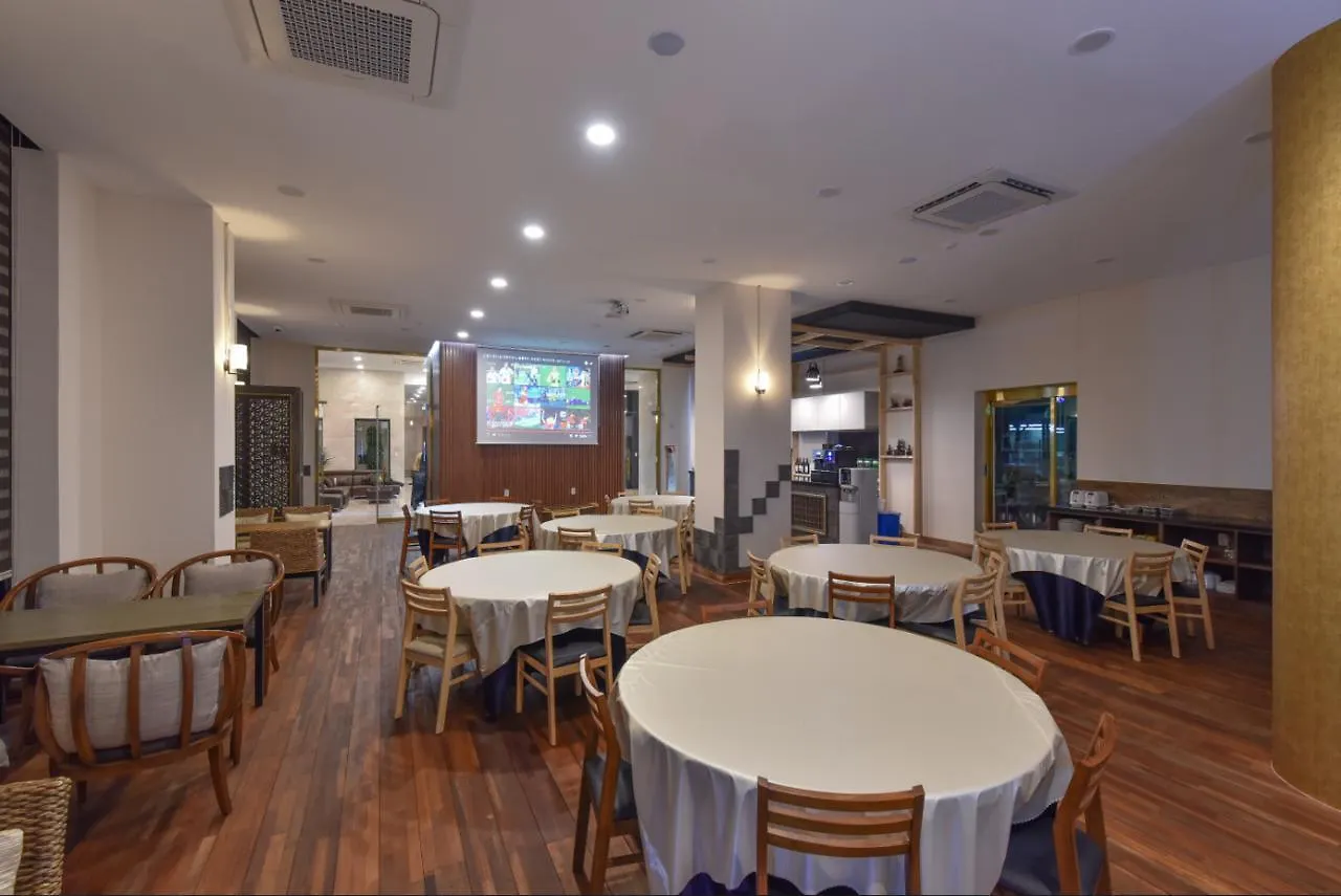 Sea Moon Tourist Hotel Инчон