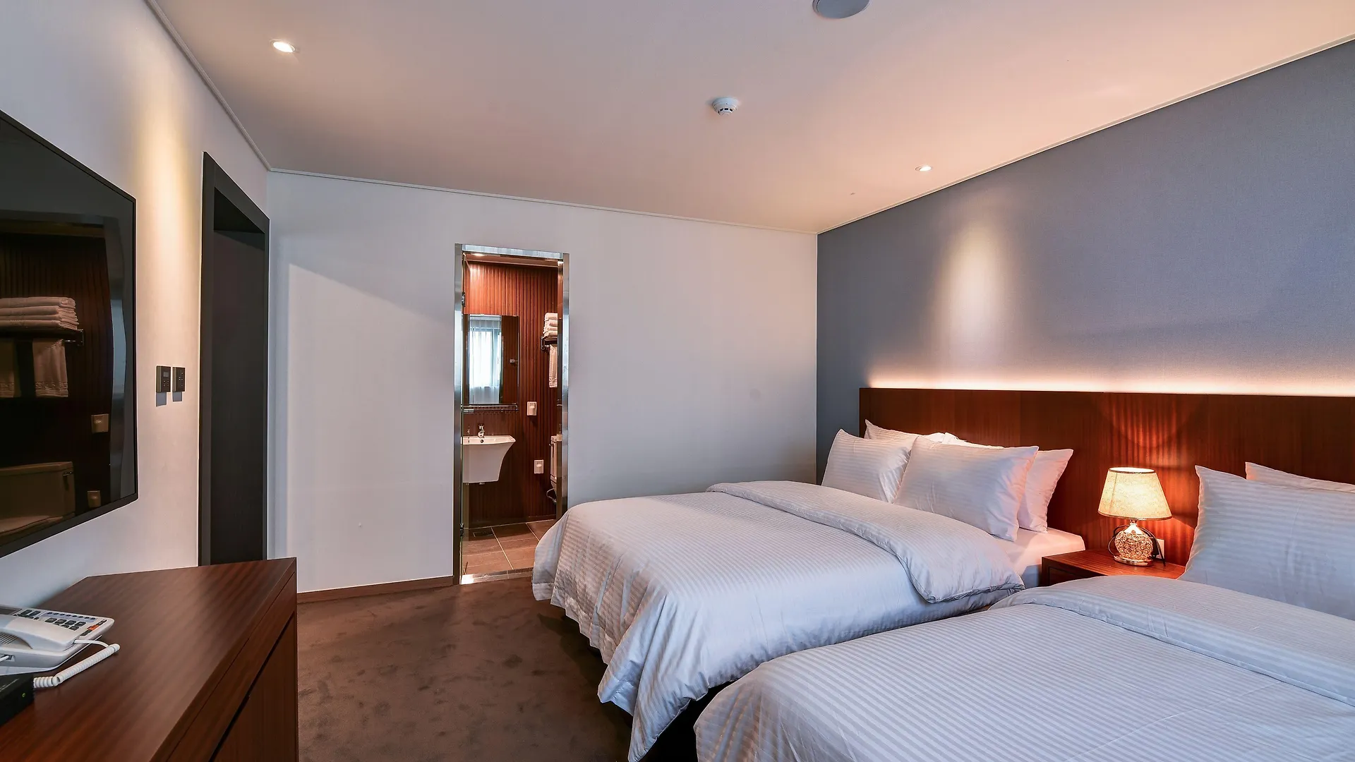 Sea Moon Tourist Hotel Incheon 3*,